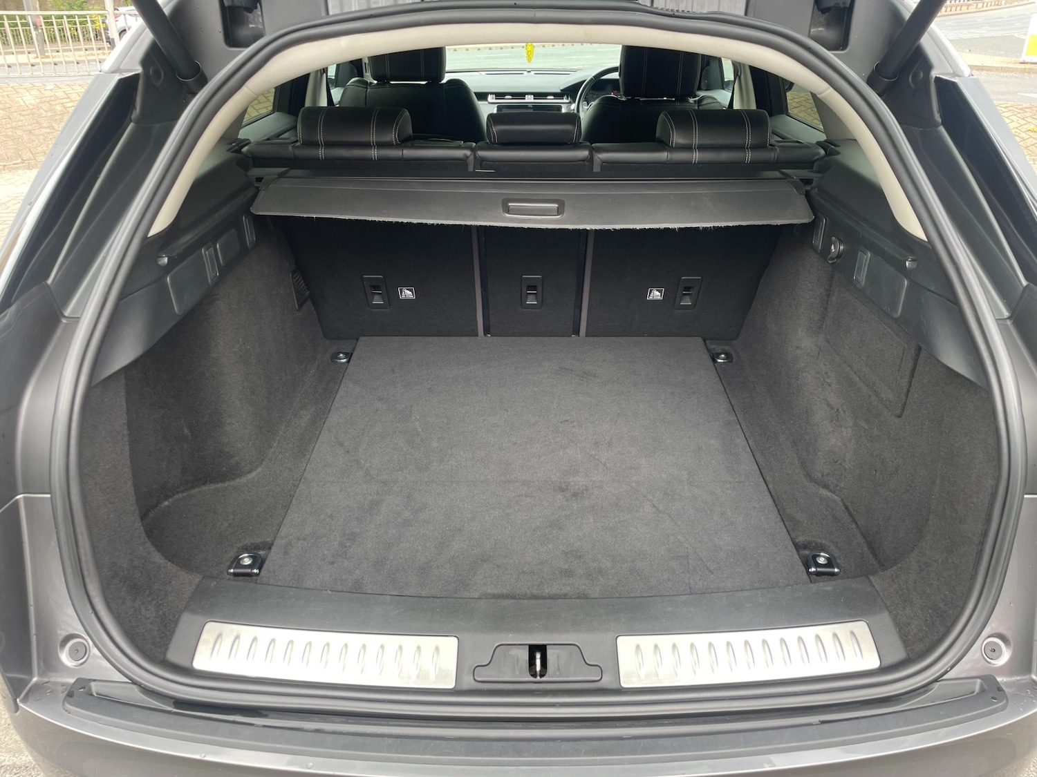 Used Land Rover Range Rover Velar 2018 for sale - 76718746: Photo 17