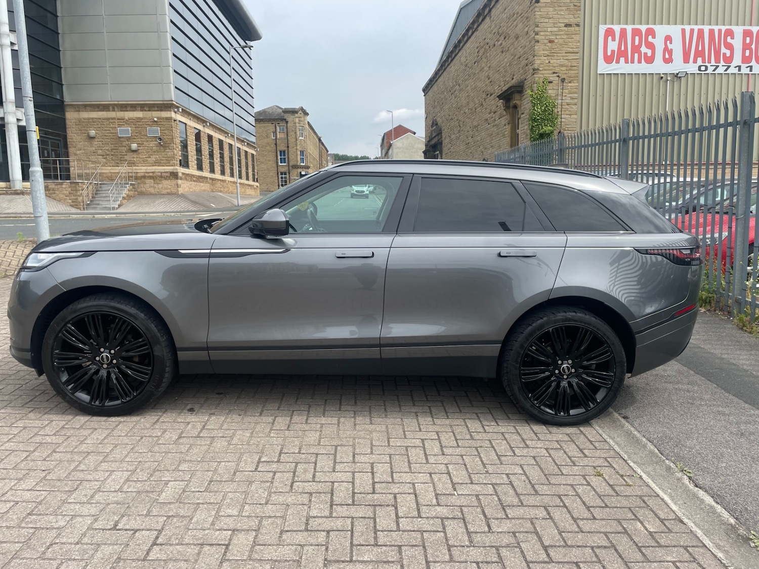 Used Land Rover Range Rover Velar 2018 for sale - 76718746: Photo 4