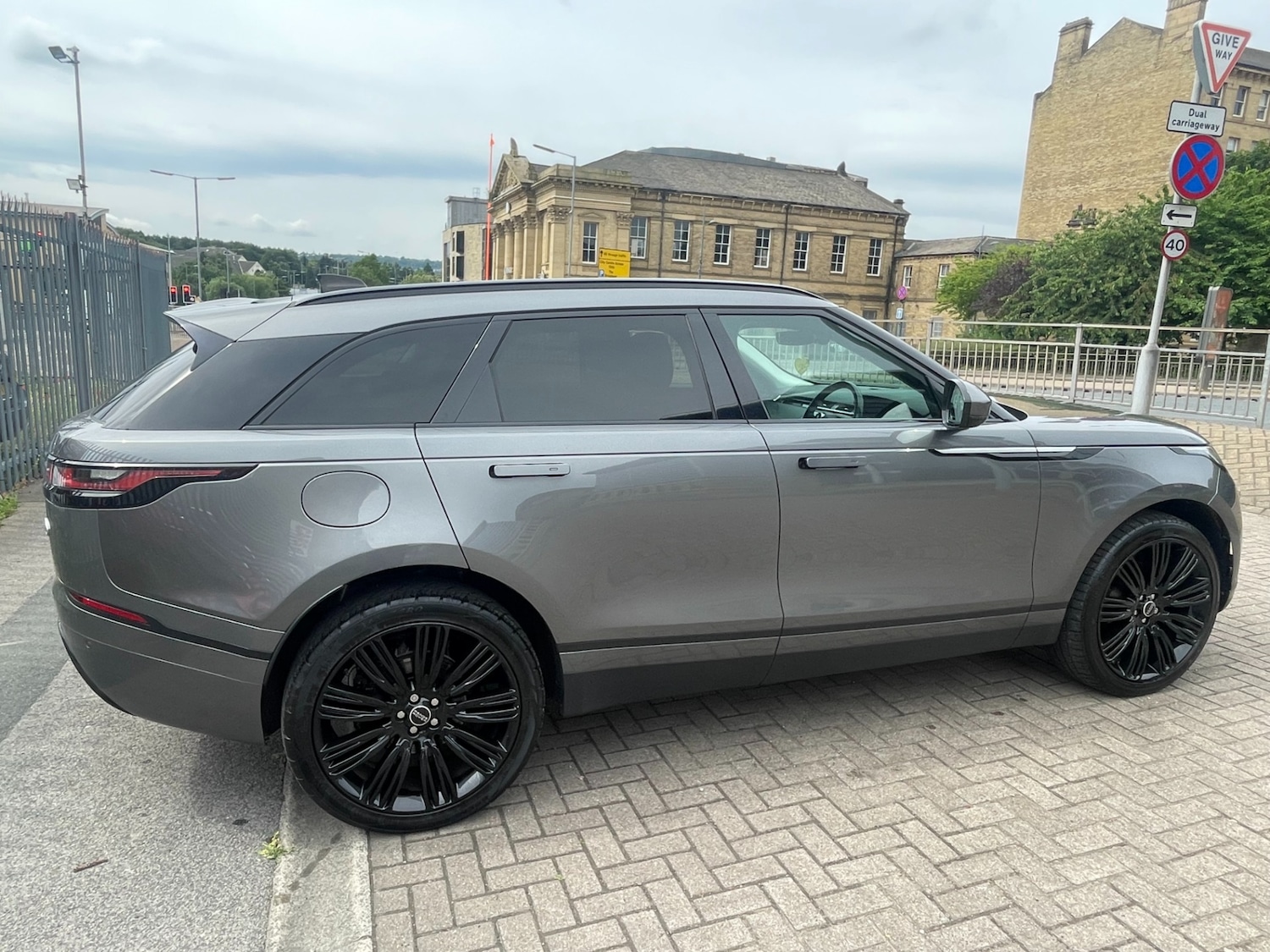 Used Land Rover Range Rover Velar 2018 for sale - 76718746: Photo 7