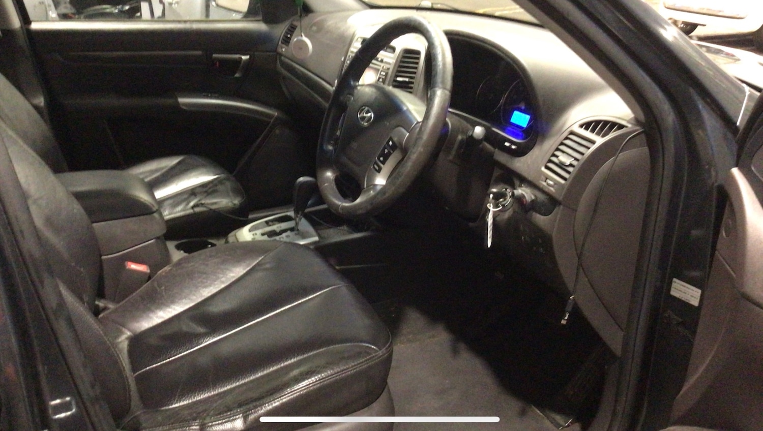 Used Hyundai Santa Fe 2011 for sale - 77564282: Photo 9