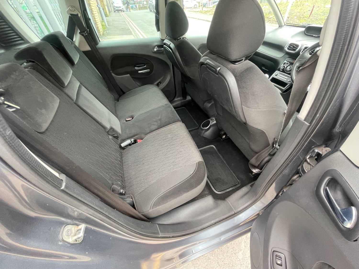 Used Citroen C3 Picasso 2010 for sale - 77548492: Photo 15