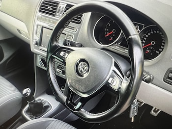 Used Volkswagen Polo 2015 for sale - 78414859: Photo