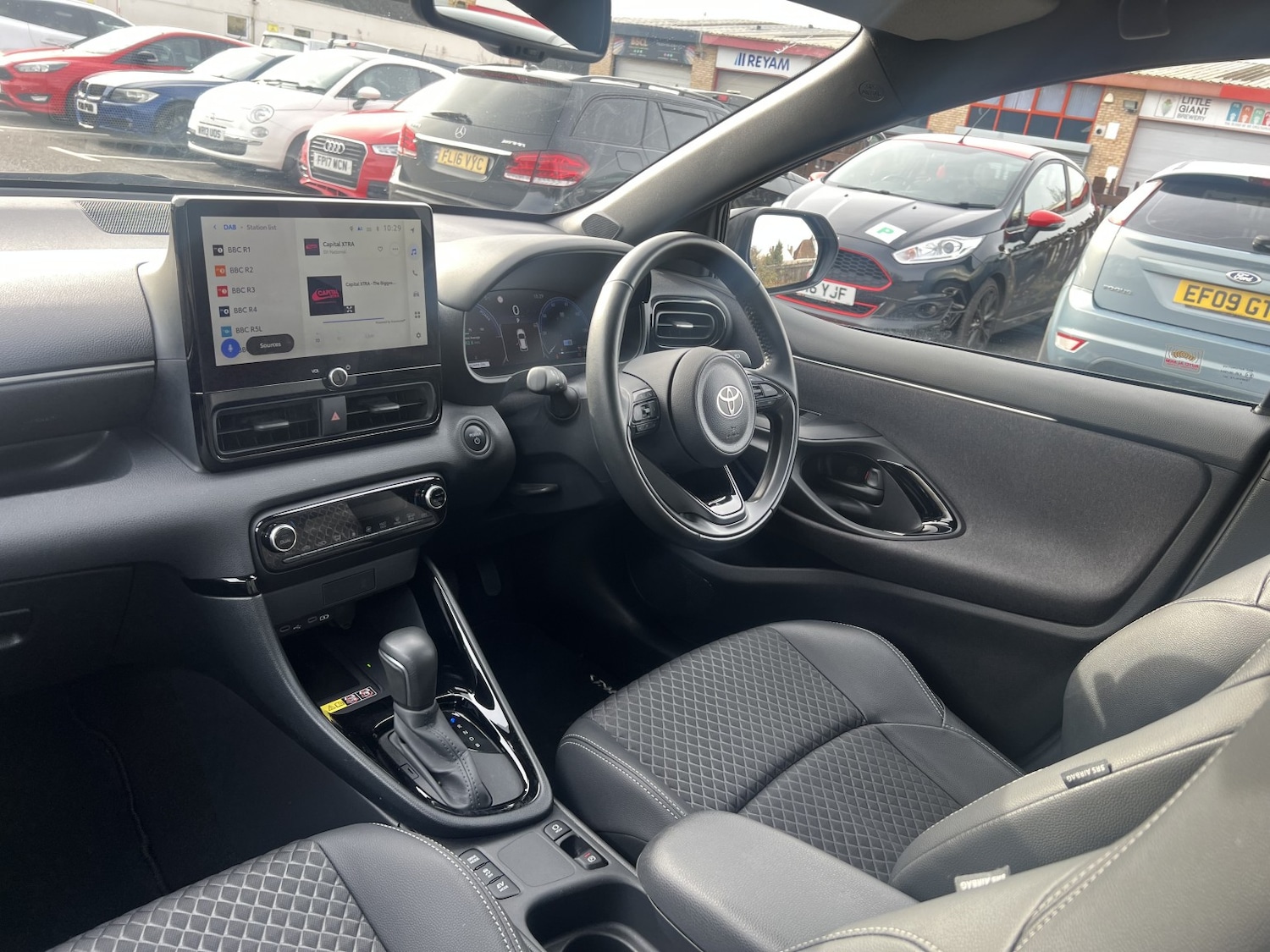 Used Toyota Yaris 2024 for sale - 77516108: Photo 16