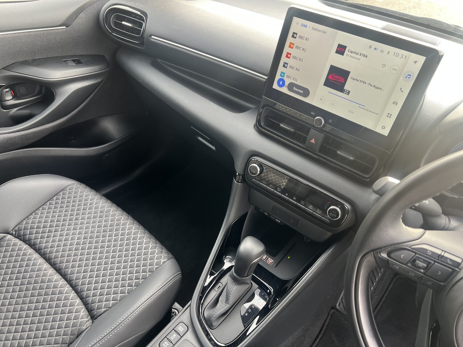 Used Toyota Yaris 2024 for sale - 77516108: Photo 25