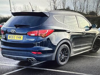 Used Hyundai Santa Fe 2015 for sale - 76807257: Photo