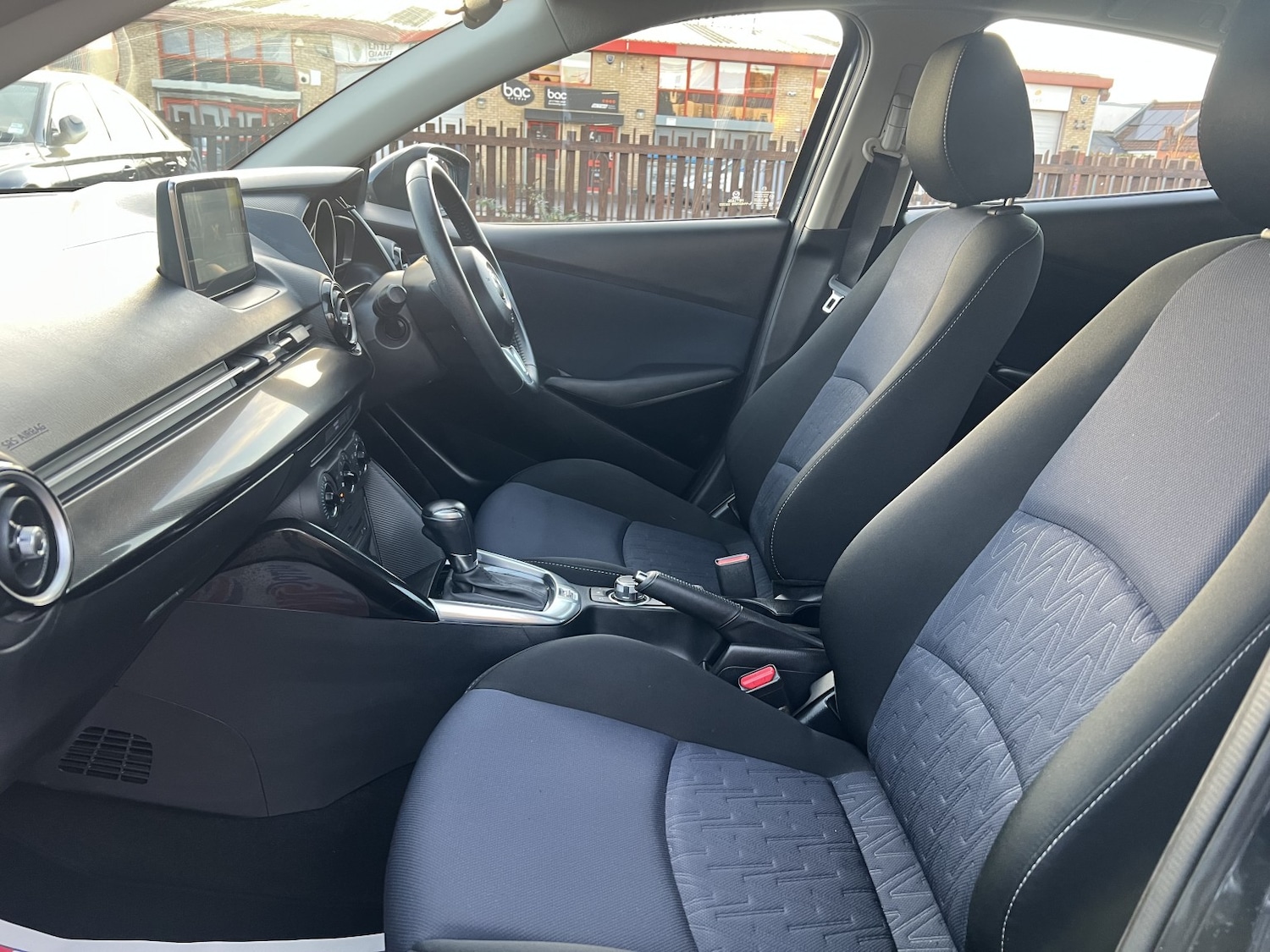 Used Mazda Mazda2 2016 for sale - 76896926: Photo 12