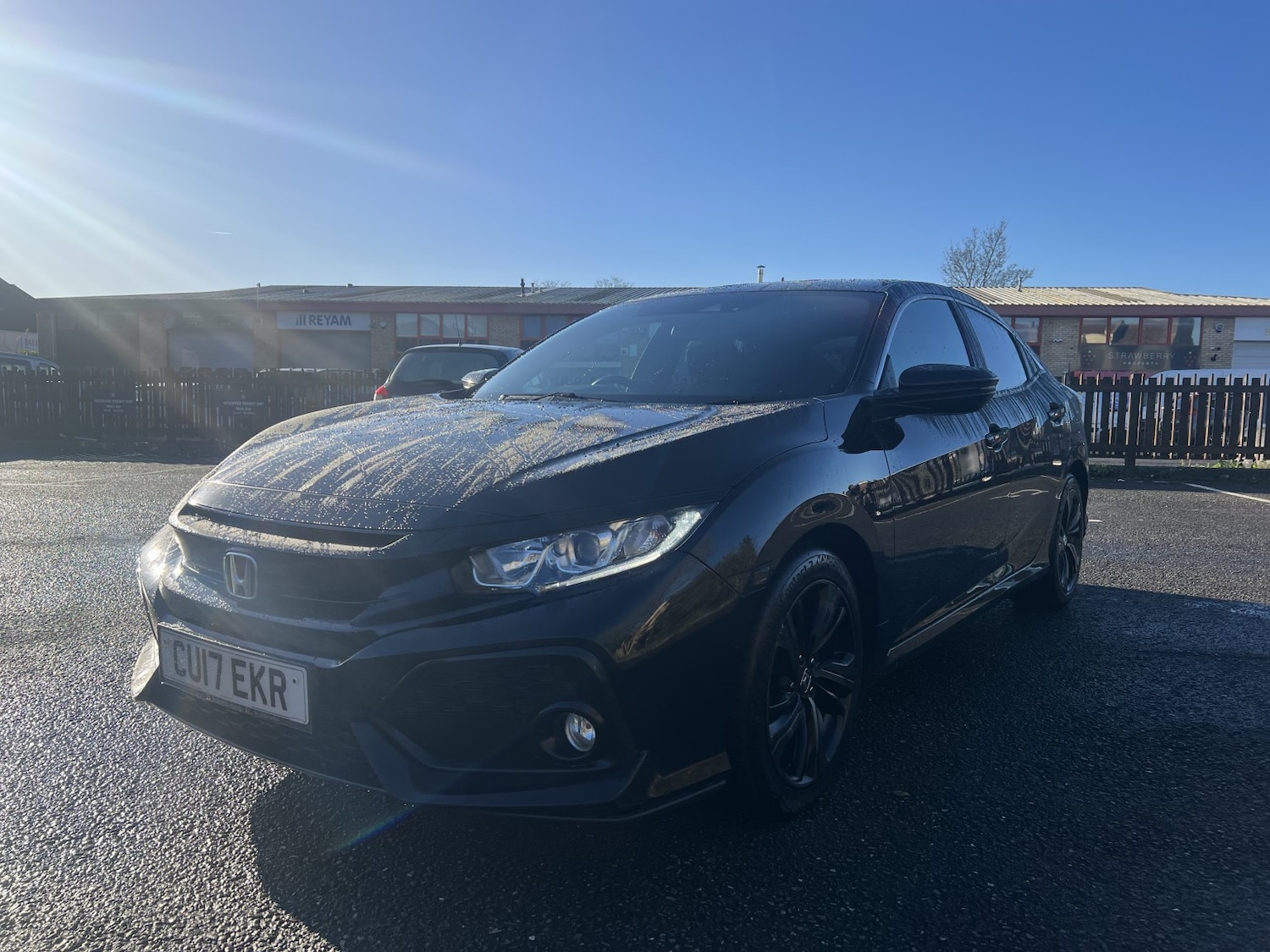 Used Honda Civic 2017 for sale - 76725650: Photo 3