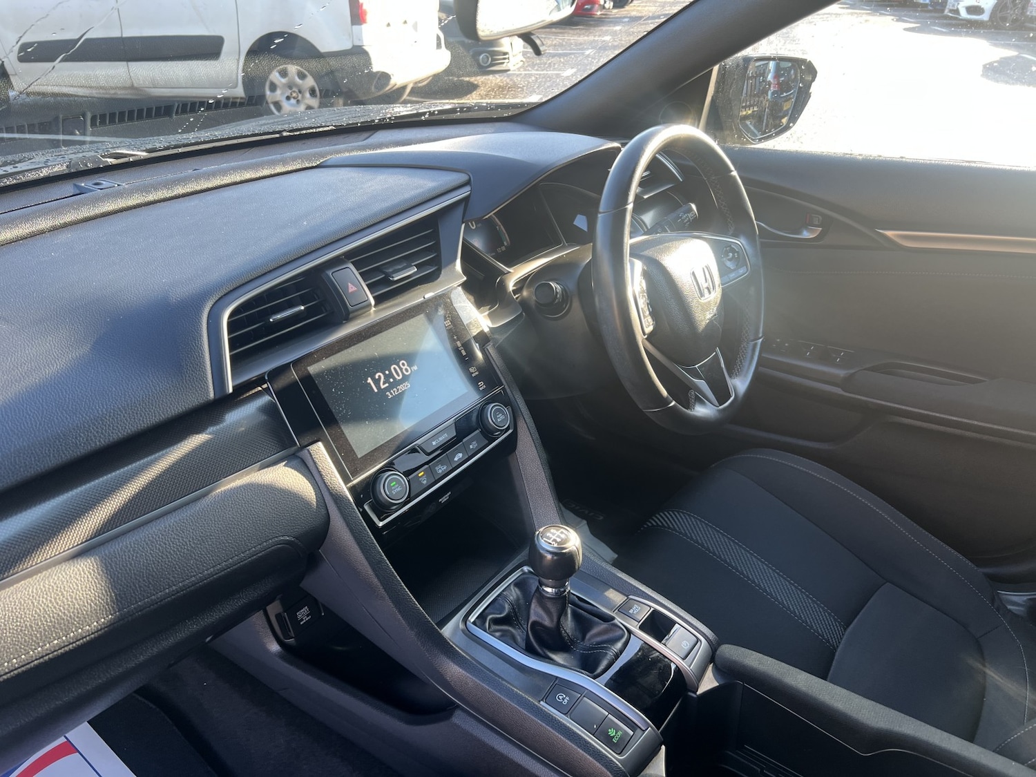 Used Honda Civic 2017 for sale - 76725650: Photo 9