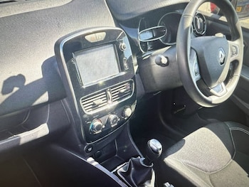 Used Renault Clio 2018 for sale - 78764503: Photo