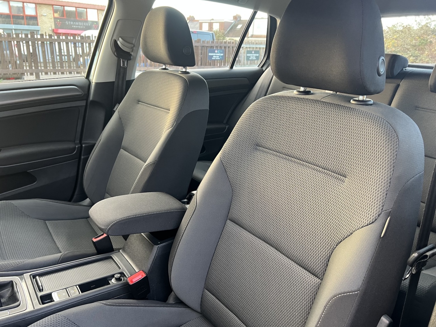 Used Volkswagen Golf 2018 for sale - 76963305: Photo 14