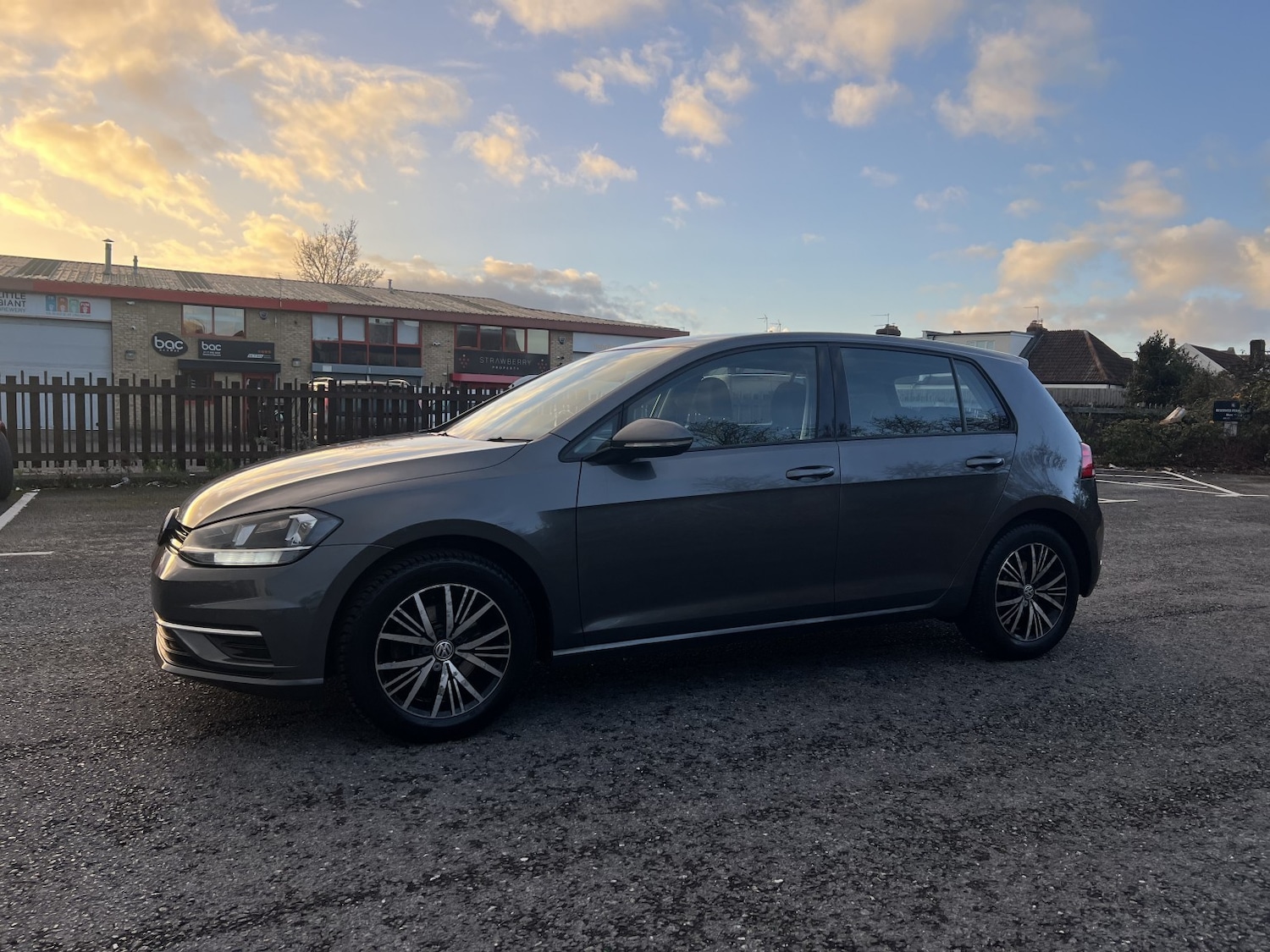 Used Volkswagen Golf 2018 for sale - 76963305: Photo 6