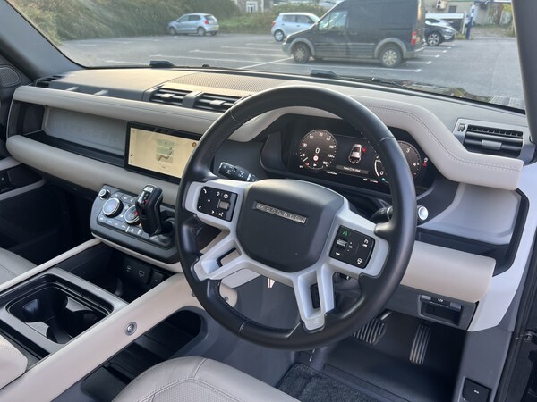 Used Land Rover Defender 110 2023 for sale - 76186730: Photo 32