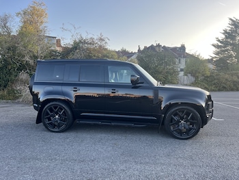 Used Land Rover Defender 110 2023 for sale - 76186730: Photo