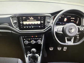 Used Volkswagen T-Roc 2018 for sale - 77277391: Photo