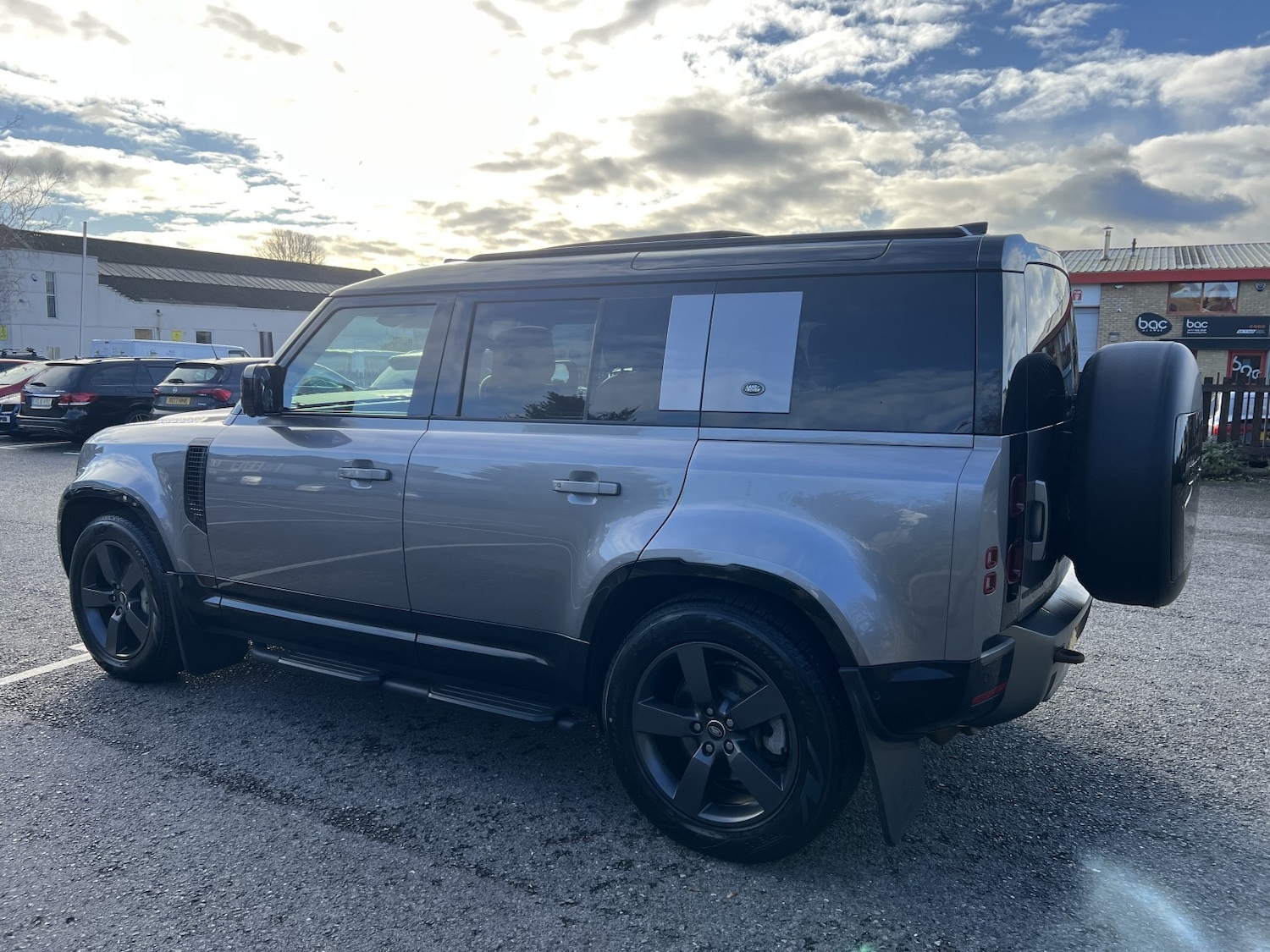 Used Land Rover Defender 110 2023 for sale - 76769802: Photo 9