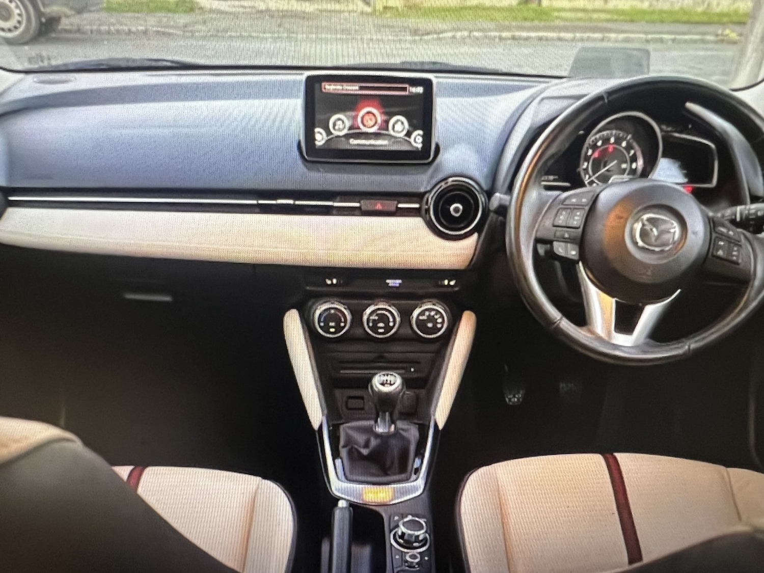 Used Mazda Mazda2 2016 for sale - 76741338: Photo 3