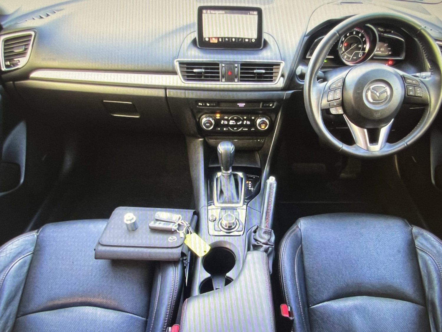 Used Mazda Mazda3 2016 for sale - 76924462: Photo 2