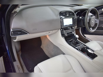 Used Jaguar XE 2016 for sale - 78934822: Photo