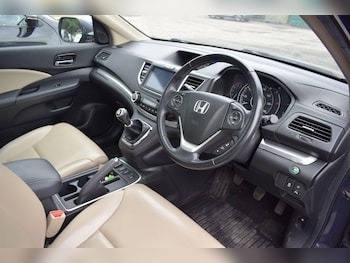 Used Honda CR-V 2017 for sale - 79373469: Photo