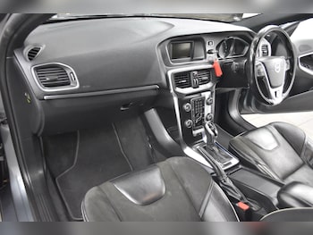 Used Volvo V40 2015 for sale - 78965924: Photo