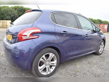 Used Peugeot 208 2013 for sale - 79373398: Photo
