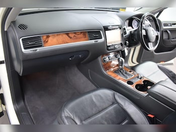 Used Volkswagen Touareg 2011 for sale - 78933859: Photo