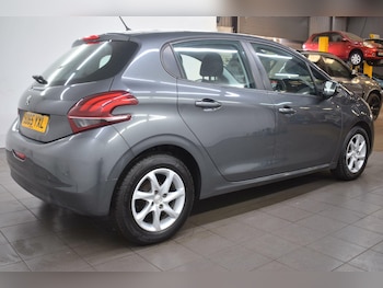 Used Peugeot 208 2015 for sale - 79012153: Photo