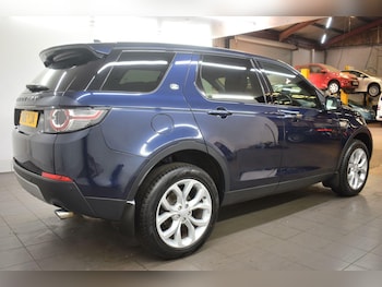 Used Land Rover Discovery Sport 2016 for sale - 79279525: Photo