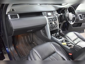Used Land Rover Discovery Sport 2016 for sale - 79279525: Photo