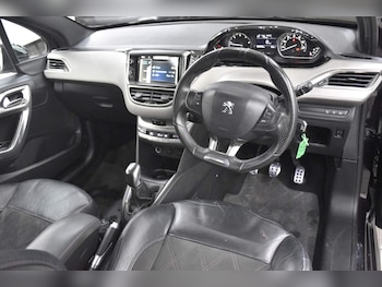 Used Peugeot 208 2013 for sale - 78933726: Photo