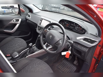 Used Peugeot 2008 2015 for sale - 78934529: Photo