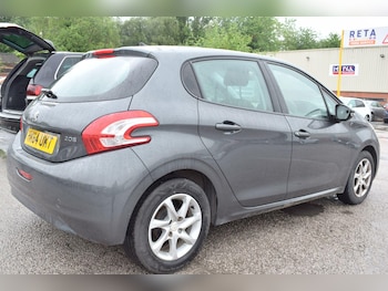 Used Peugeot 208 2015 for sale - 78934453: Photo