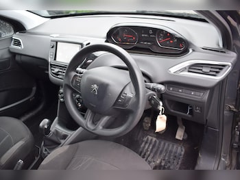 Used Peugeot 208 2015 for sale - 78934453: Photo