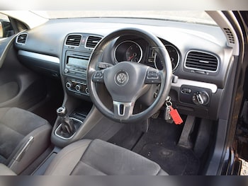 Used Volkswagen Golf 2010 for sale - 78934266: Photo