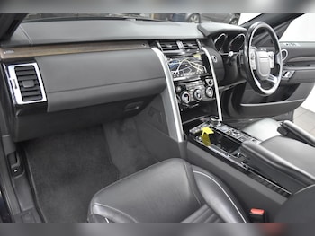 Used Land Rover Discovery 2017 for sale - 78933732: Photo