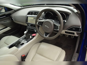 Used Jaguar XE 2018 for sale - 79441813: Photo