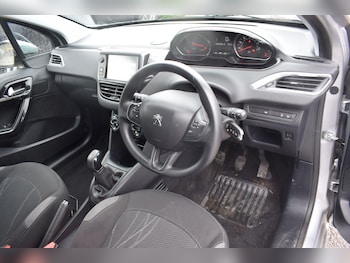 Used Peugeot 208 2012 for sale - 78965239: Photo