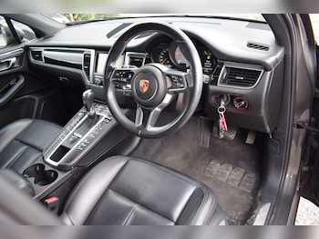 Used Porsche Macan 2015 for sale - 79453454: Photo