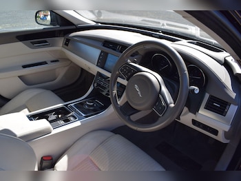 Used Jaguar XF 2016 for sale - 78935090: Photo