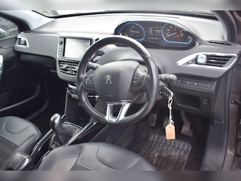 Used Peugeot 2008 2015 for sale - 78934756: Photo