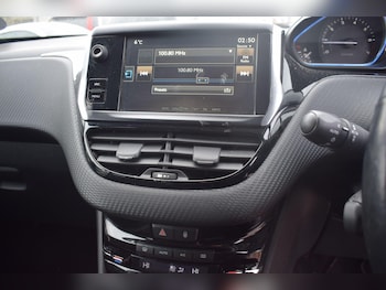 Used Peugeot 2008 2015 for sale - 78934756: Photo