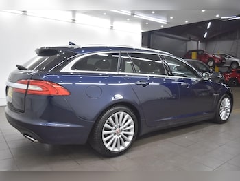 Used Jaguar XF 2015 for sale - 78933709: Photo