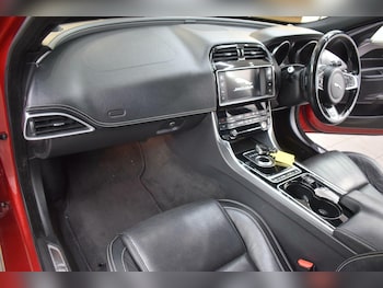 Used Jaguar XE 2017 for sale - 78966074: Photo