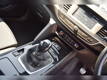 Used Vauxhall Insignia 2019 for sale - 79049568: Photo