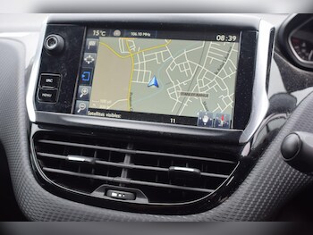 Used Peugeot 2008 2015 for sale - 78965515: Photo