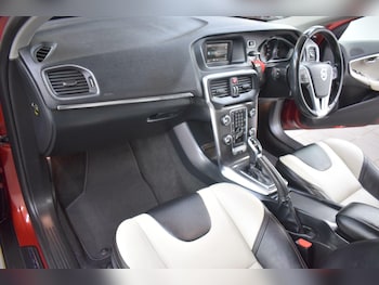 Used Volvo V40 2014 for sale - 79453269: Photo