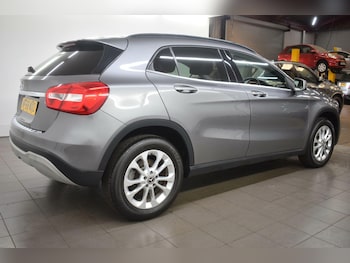 Used Mercedes-Benz GLA 2018 for sale - 78933873: Photo