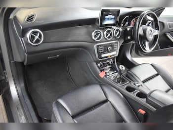 Used Mercedes-Benz GLA 2018 for sale - 78933873: Photo