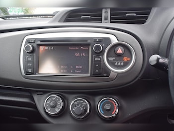 Used Toyota Yaris 2013 for sale - 78965245: Photo