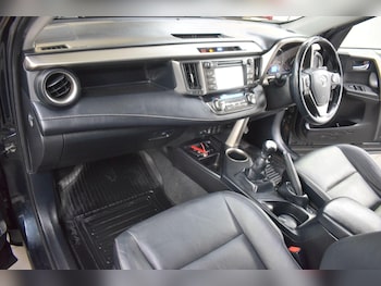 Used Toyota RAV4 2015 for sale - 78933507: Photo